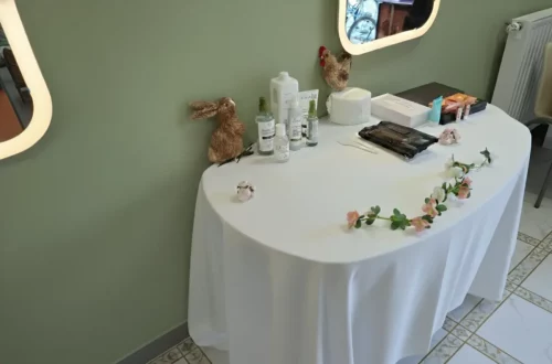 Espace d’atelier collectif en socio-esthétique favorisant détente et sérénité